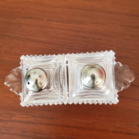 Art deco glass salt + pepper shakers w/tray - Picture 3 of 4